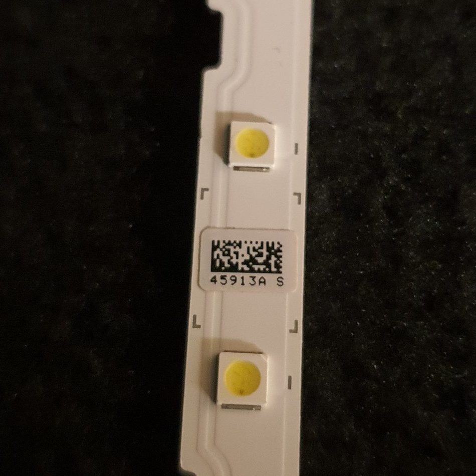 BARRE-LEDS-3-8-rotated-1 BARRE-LEDS-3-8-rotated-1