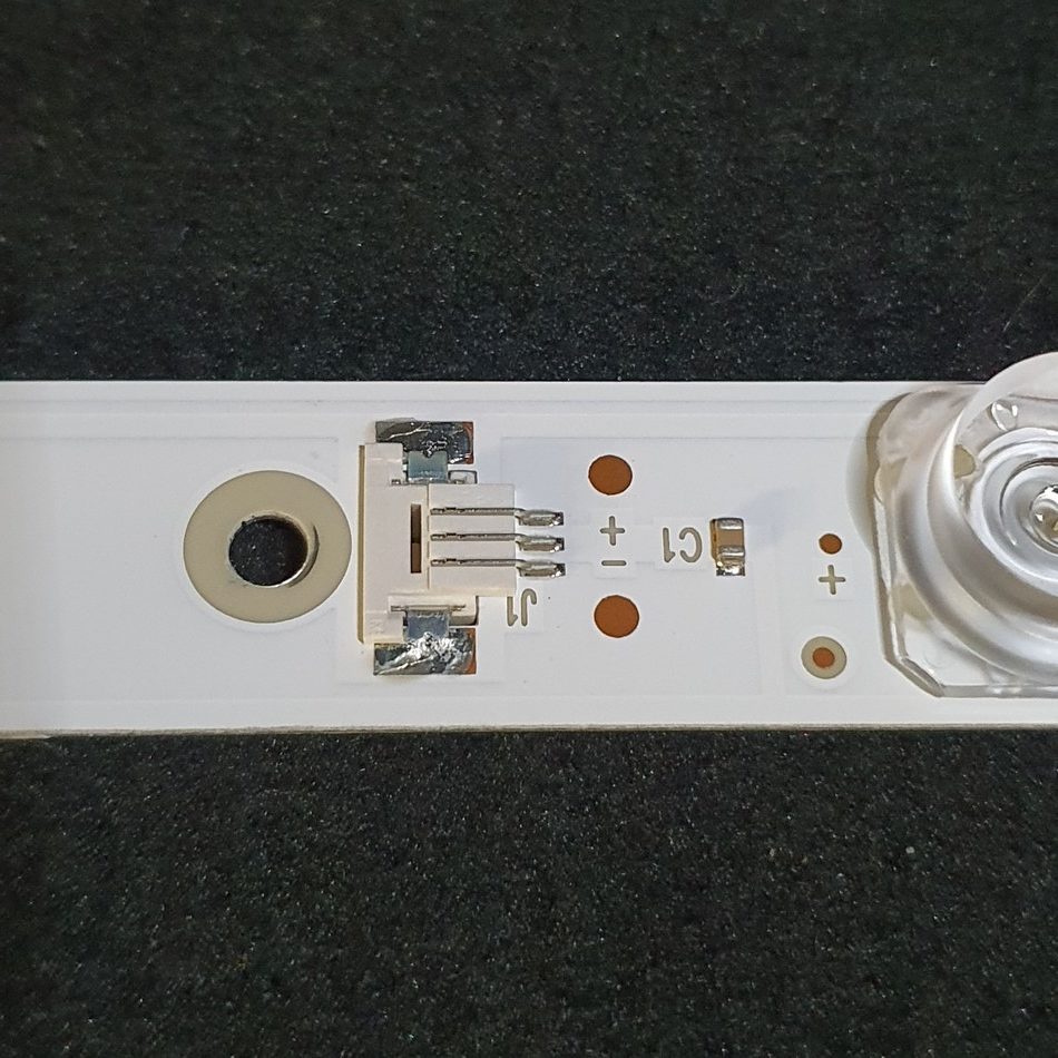 BARRE-LEDS-2-8-rotated-1 BARRE-LEDS-2-8-rotated-1