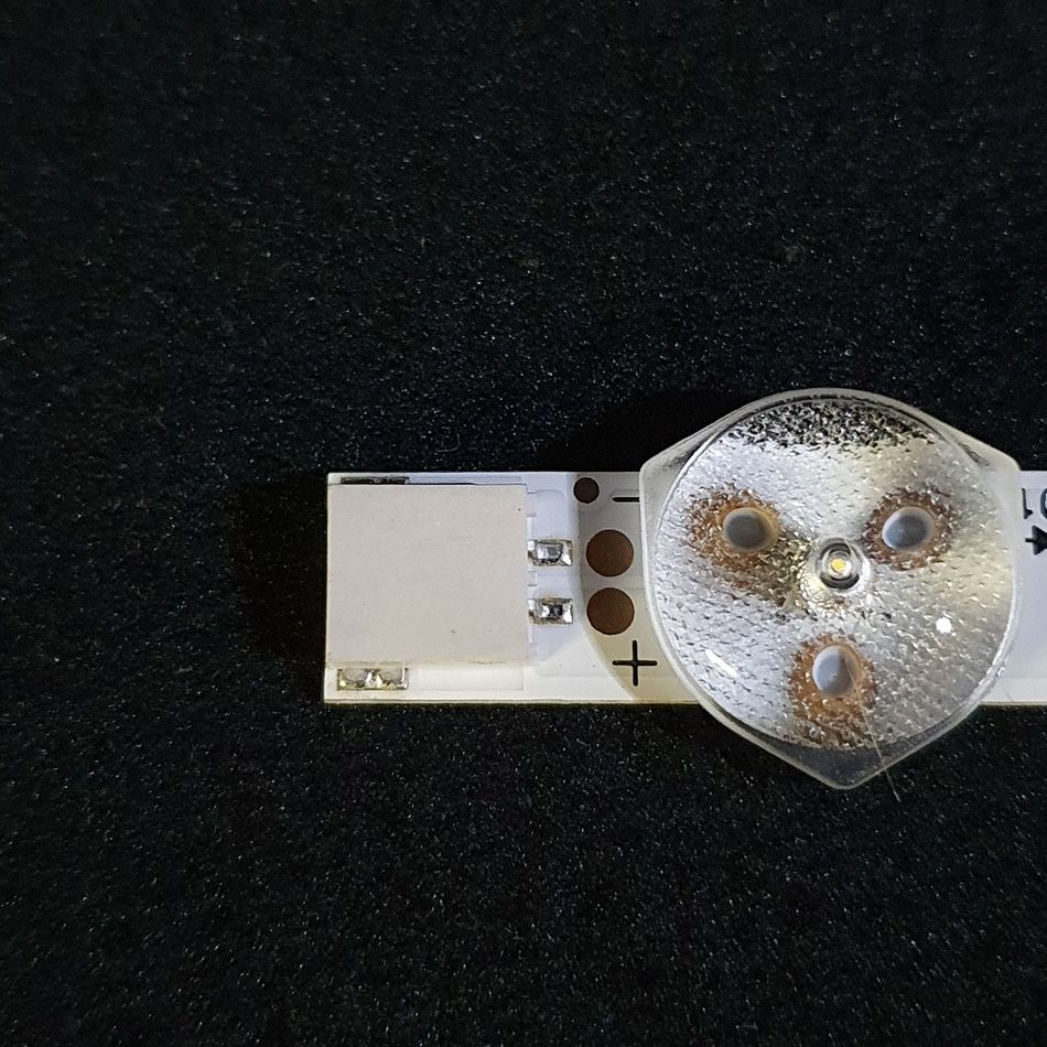BARRE-LEDS-2-12-rotated-1 BARRE-LEDS-2-12-rotated-1