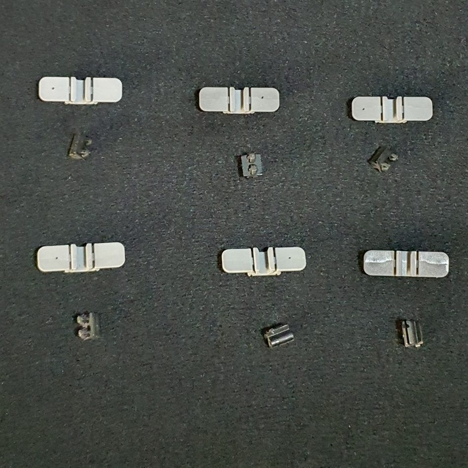 Ensemble de 6 clips de maintien du carter arrière télé Lg OLED55CX6LA Ensemble de 6 clips de maintien du carter arrière télé Lg OLED55CX6LA