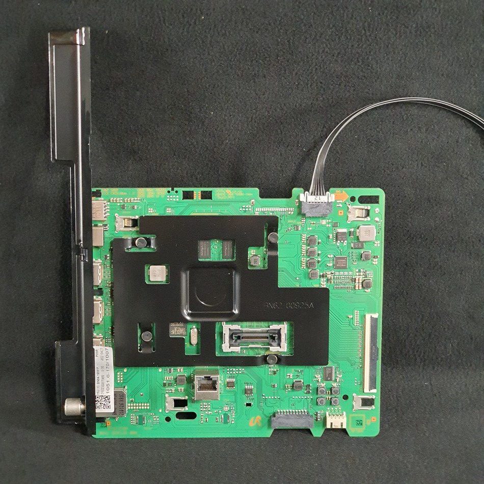 Carte mère télé Samsung UE85AU7105K Référence: BN41-02852A (BN94-16891P) Carte mère télé Samsung UE85AU7105K Référence: BN41-02852A (BN94-16891P)