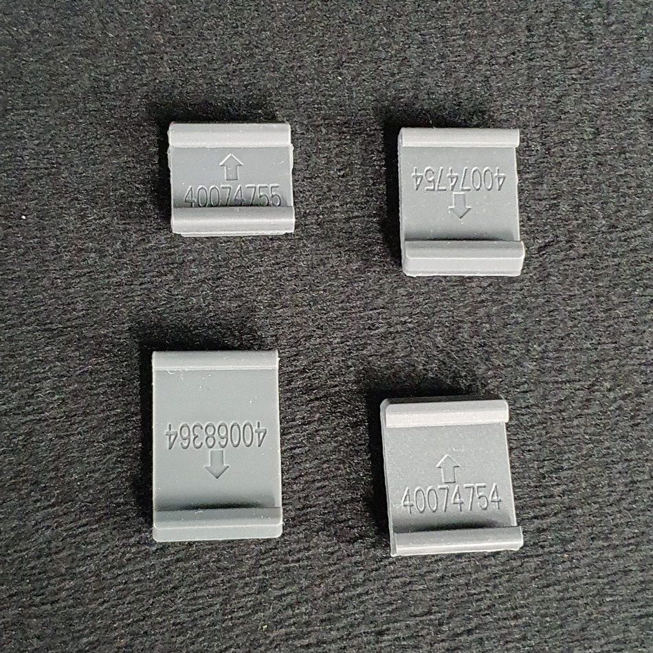 Ensemble de 4 supports des cartes du LCD télé Grandin UD55VGB18 Ensemble de 4 supports des cartes du LCD télé Grandin UD55VGB18