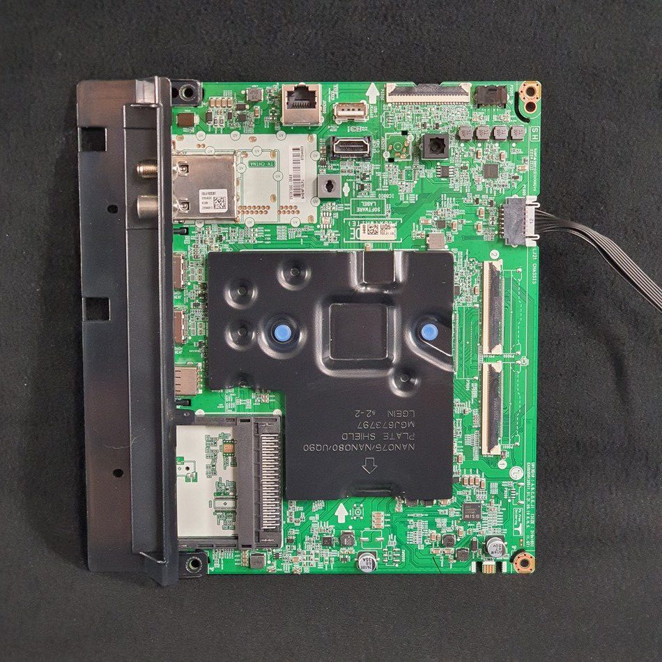 Carte mère télé Lg 65UQ81009LB Référence: EAX69581205 (1.0) Carte mère télé Lg 65UQ81009LB Référence: EAX69581205 (1.0)