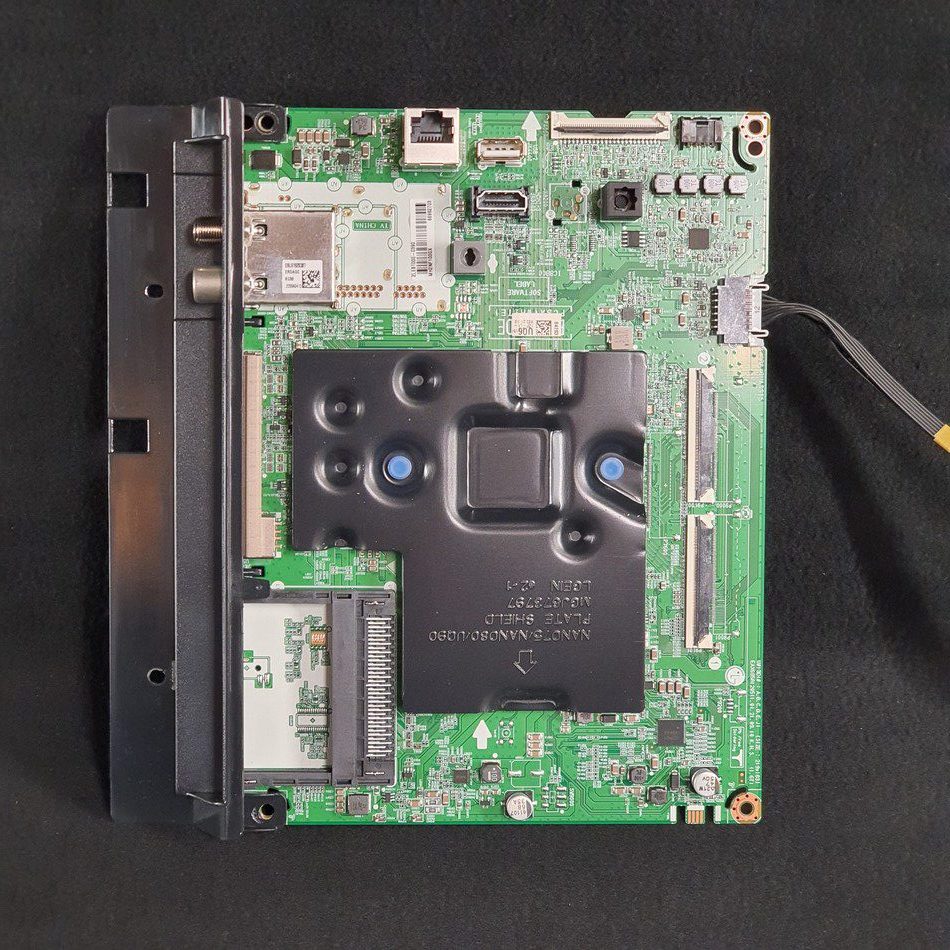 Carte mère télé Lg 70UQ81009LB Référence: EAX69581205 (1.0) Carte mère télé Lg 70UQ81009LB Référence: EAX69581205 (1.0)