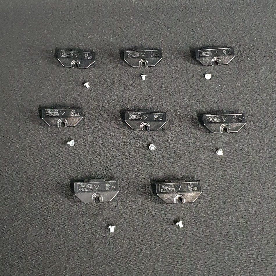 Ensemble de 8 clips de maintien du carter arrière télé Lg 65UQ81009LB Ensemble de 8 clips de maintien du carter arrière télé Lg 65UQ81009LB