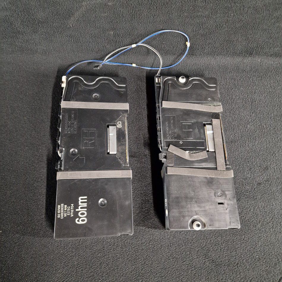 Ensemble haut parleurs télé Lg 55UH615V-ZB Référence: EAB63688305 + EAB63688306 Ensemble haut parleurs télé Lg 55UH615V-ZB Référence: EAB63688305 + EAB63688306