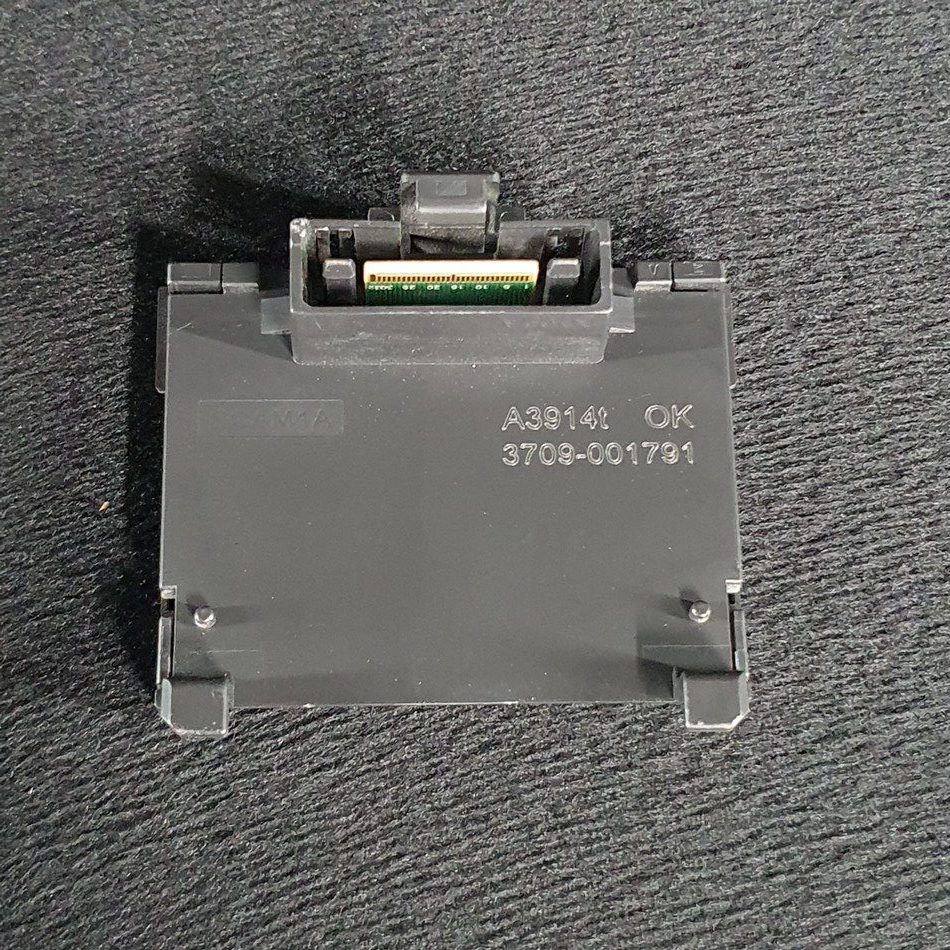 LECTEUR-DE-CARTES-2-e1713337223380 LECTEUR-DE-CARTES-2-e1713337223380