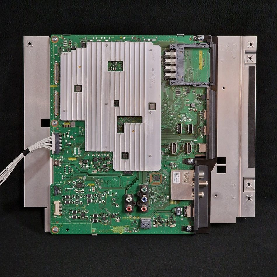 Carte mère télé Panasonic TX-65GZ1000E Référence: TNPH1207-1 (A) Carte mère télé Panasonic TX-65GZ1000E Référence: TNPH1207-1 (A)