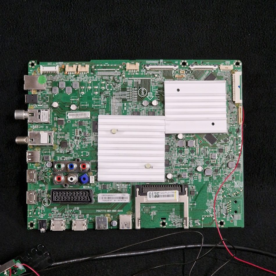 Carte mère télé Philips 49PUS6581/12 Référence: 715G7772-M01-B00-005K Carte mère télé Philips 49PUS6581/12 Référence: 715G7772-M01-B00-005K