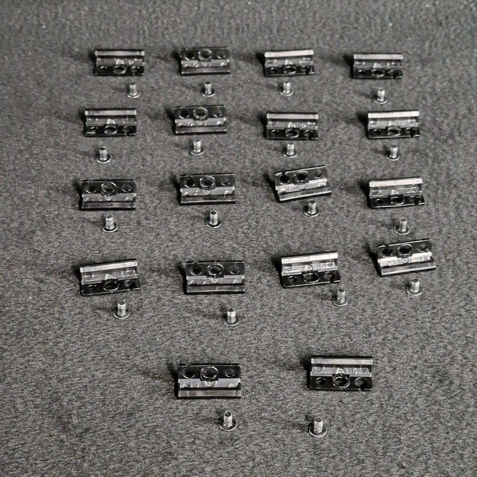 Ensemble de 18 clips de maintien du carter arrière télé Philips 43PUS7906/12 Ensemble de 18 clips de maintien du carter arrière télé Philips 43PUS7906/12