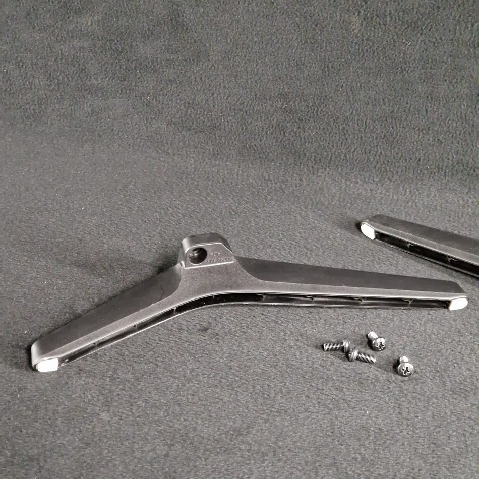 ENSEMBLE-PIEDS-VIS-3-rotated-1 ENSEMBLE-PIEDS-VIS-3-rotated-1