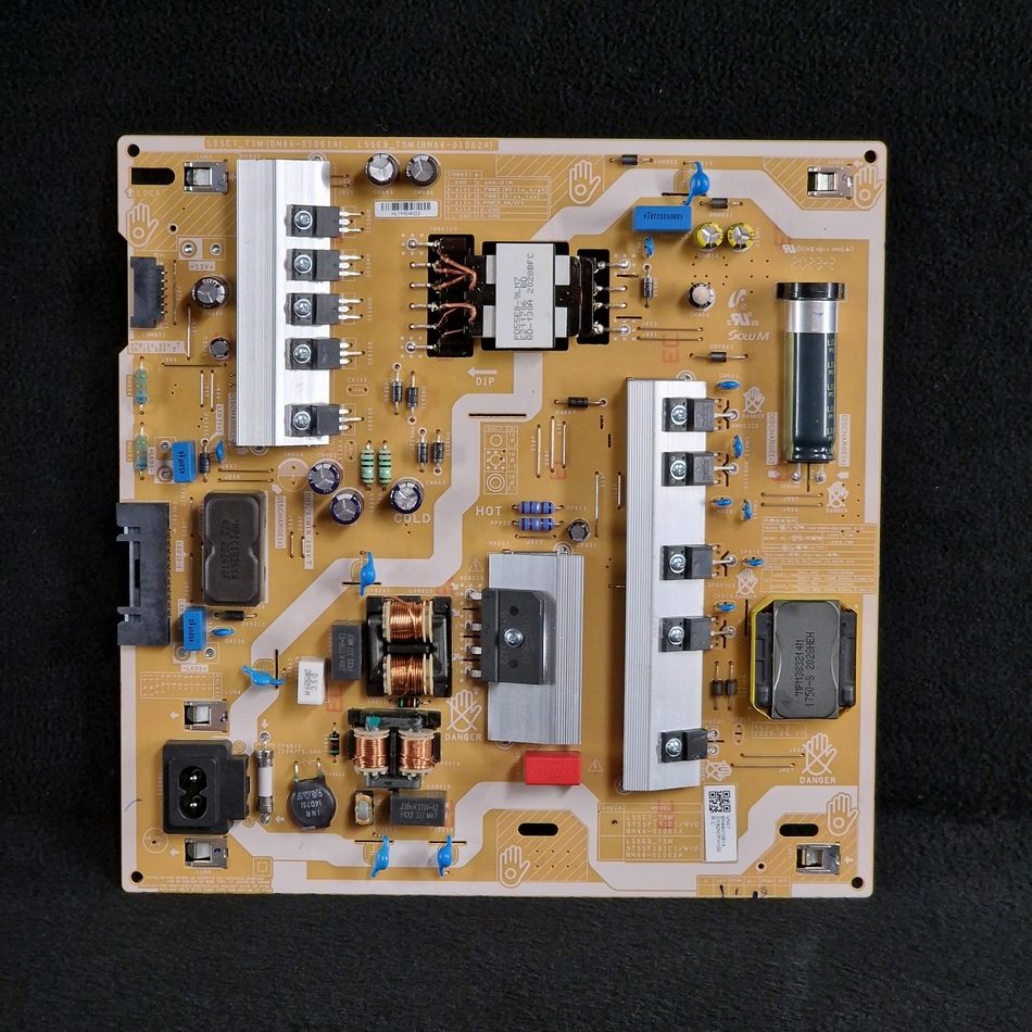 Carte d’alimentation télé Samsung UE55TU8505U Référence: BN44-01062A Carte d'alimentation télé Samsung UE55TU8505U Référence: BN44-01062A
