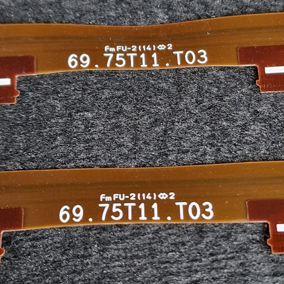 ENSEMBLE-NAPPES-DE-CONNEXION-DES-CARTES-DU-LCD-2-1-rotated-1 ENSEMBLE-NAPPES-DE-CONNEXION-DES-CARTES-DU-LCD-2-1-rotated-1