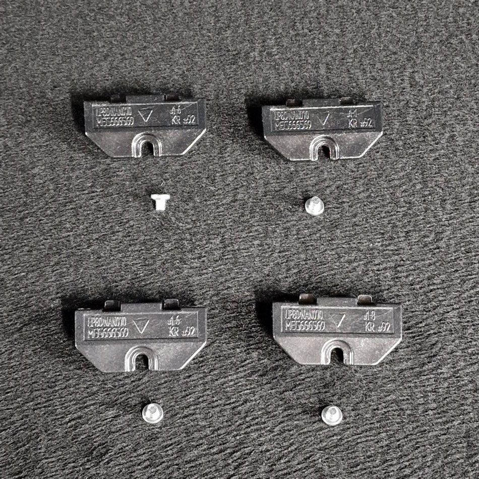 Ensemble de 4 clips de maintien du carter arrière télé Lg 43UP76703LB Ensemble de 4 clips de maintien du carter arrière télé Lg 43UP76703LB